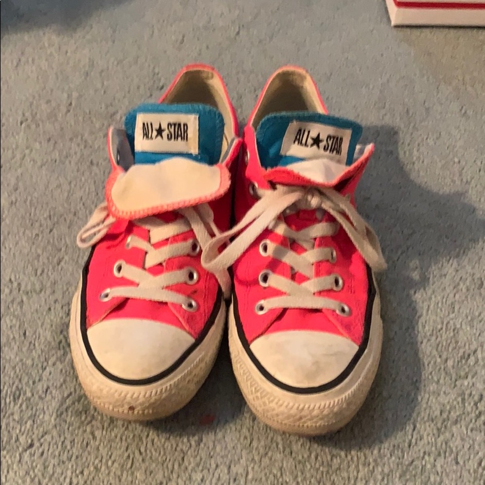 Pink converse